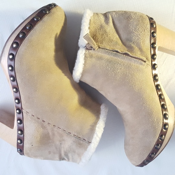 Barneys New York Tan Heeled Boots - Picture 3 of 9